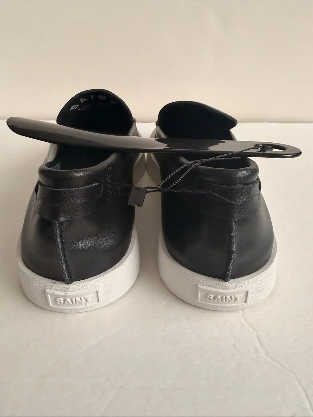 Black Leather Slip On Loafers Saint Morta Men’s 7 Women’s 8.5 Brand New
